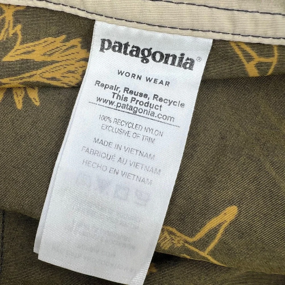 Patagonia Men 34 Stretch Planing Board Shorts Black Yellow No Dams Print
